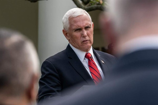 El vicepresidente de EEUU Mike Pence da negativo de COVID-19  