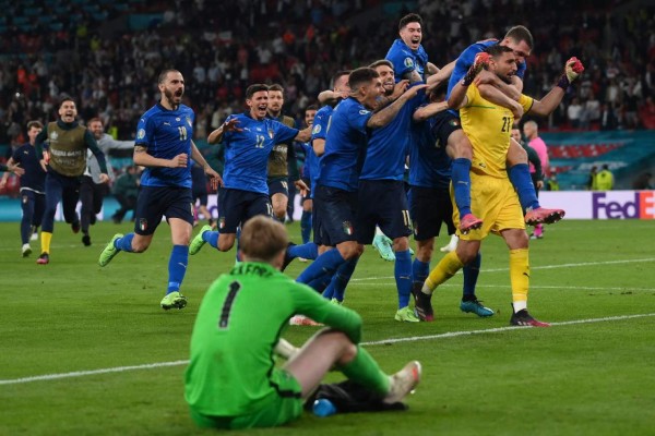 Italia vence en tanda de penales a Inglaterra y es campeona de la Eurocopa