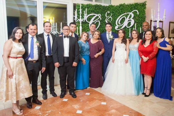 Bessy Lara y César Panting sellan su amor