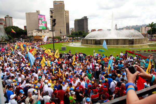 Oposición protesta contra la cubanización de Venezuela