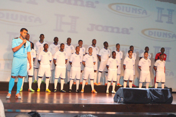 Diunsa presenta la camiseta oficial de la Selección Nacional de Honduras