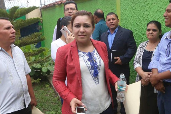 Esposo de Marlen Alvarenga dice que expolicías quieren matarla