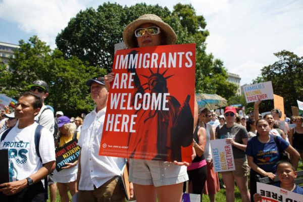 Florida prohíbe 'ciudades santuario' en nueva ley contra migración ilegal