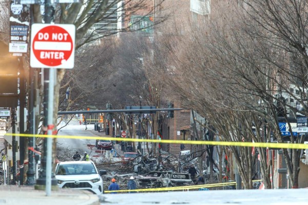 Autoridades sospechan de suicidio con bomba en explosión de Nashville