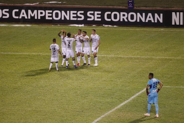 Marathón es humillado por el Santos y prácticamente dice adiós a la Concachampions