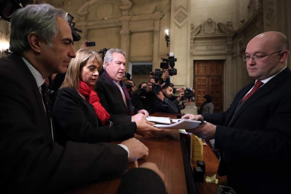 Oposición chilena recurre al Constitucional para frenar el aborto