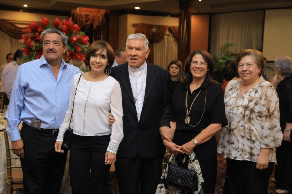 Padre Porfirio Ruiz cumple 50 años de sacerdocio