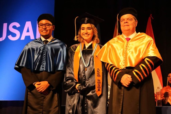 Universidad de San Pedro Sula gradúa a más de 200 profesionales