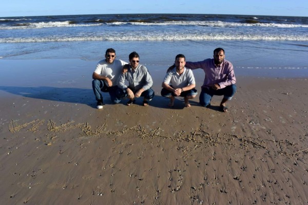 Refugiados de Guantánamo celebran su libertad en Uruguay