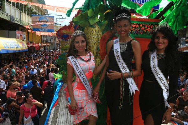 Progreseños vibran de emoción en el gran carnaval