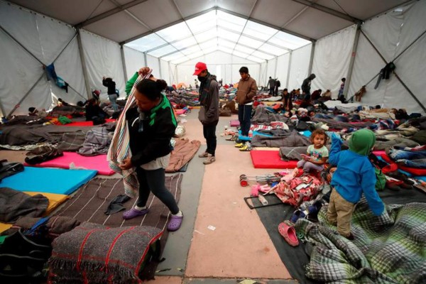 Caravana migrante en el dilema de seguir o no su travesía hacia EEUU