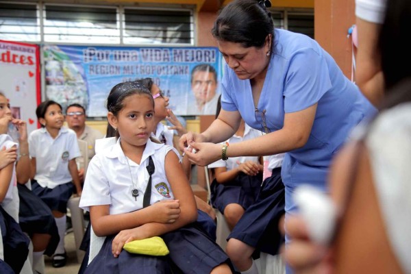 Continúa jornada de vacunación