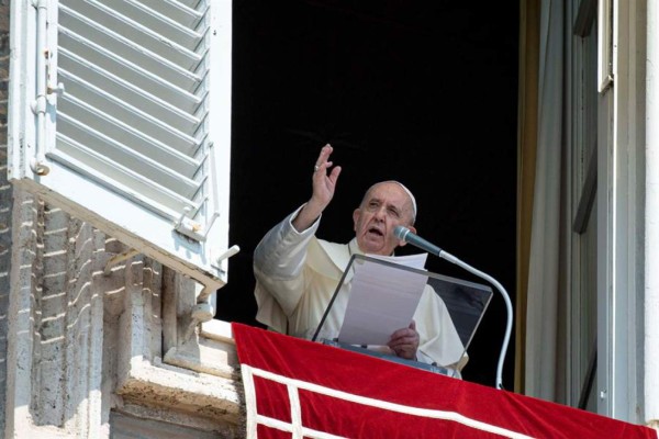 El papa: no hay que buscar a Dios en sueños de grandeza y poder