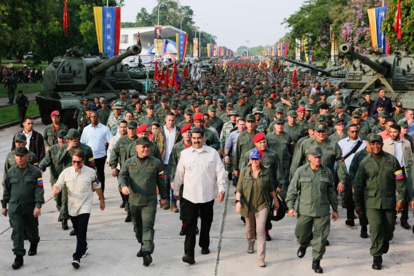 Maduro ordena capturar a los 'traidores' en la Fuerza Armada