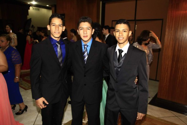 Inolvidable velada de elegancia juvenil