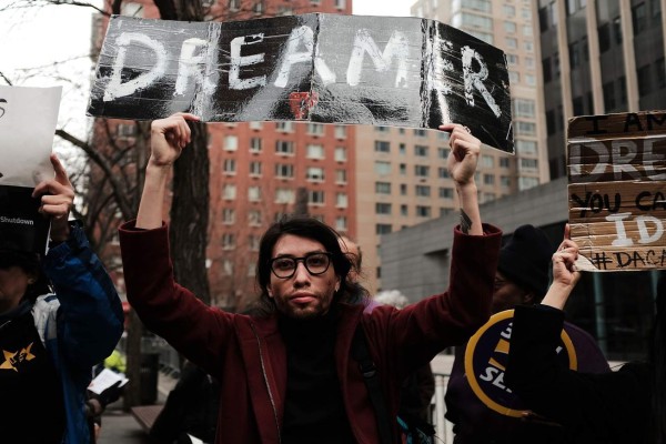 Trump ordena reiniciar negociaciones sobre 'dreamers' tras reapertura de Gobierno