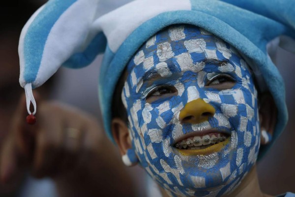 Hinchas de Argentina y Alemania disfrutan de la fiesta de la final