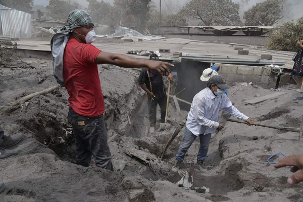 EEUU establece puntos de acopio de ayuda para damnificados de volcán en Guatemala