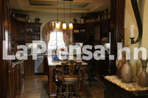 Aseguran mansión al dueño de autolote New Orleans en San Pedro Sula