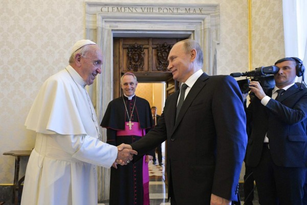 El papa Francisco se reunió con Vladimir Putin durante casi una hora en el Vaticano