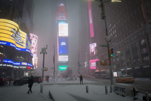 En fotos: La fuerte nevada que paraliza el noroeste de EUA