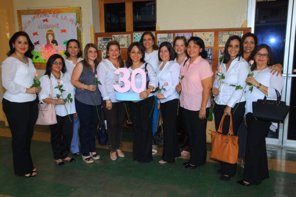 Gran fiesta mariana para honrar a la Virgen