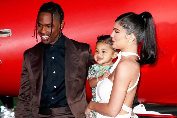 FOTOS: Travis Scott le dio un peculiar regalo a su hija Stormi