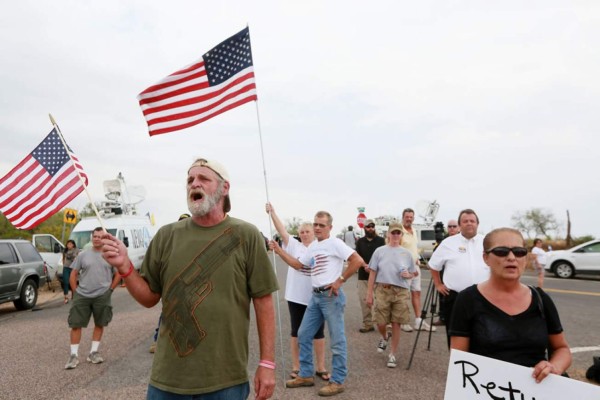 Antiindocumemtados en Arizona: 'Ilegales regresen a sus países'