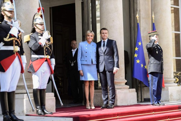 Emmanuel Macron asume la presidencia de Francia