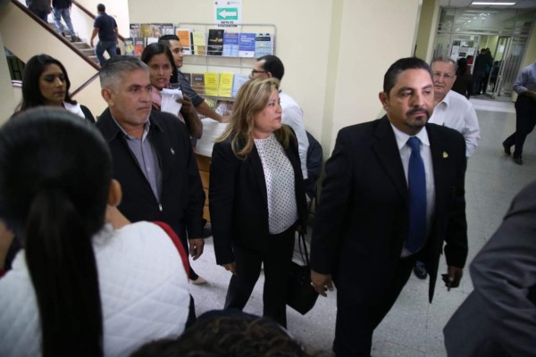 Diputados y exdiputados acusados en caso 'Arca abierta' reciben medidas distintas a la prisión