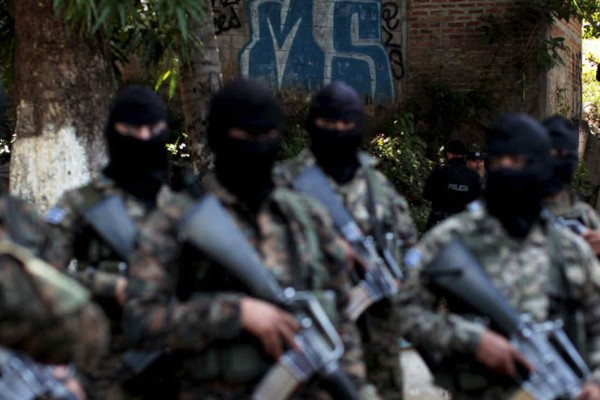 Capturan a policías que exterminaban a pandilleros en El Salvador