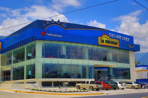 La Curacao abre una moderna tienda en Honduras