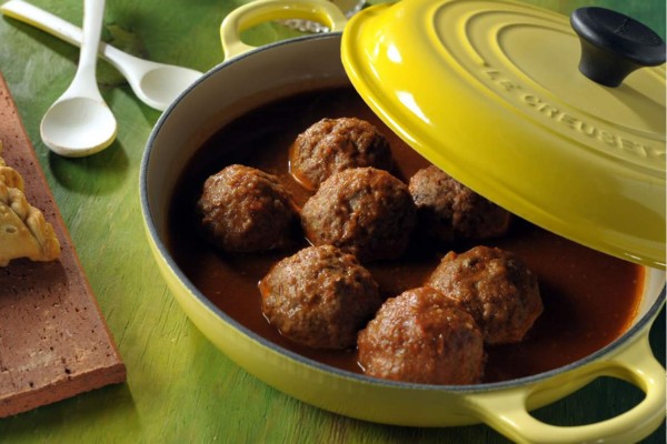 Cómo preparar unas albóndigas rellenas