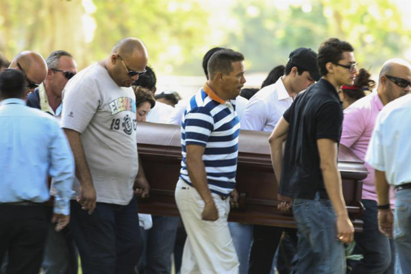 Entierran a la reina venezolana, Génesis Carmona