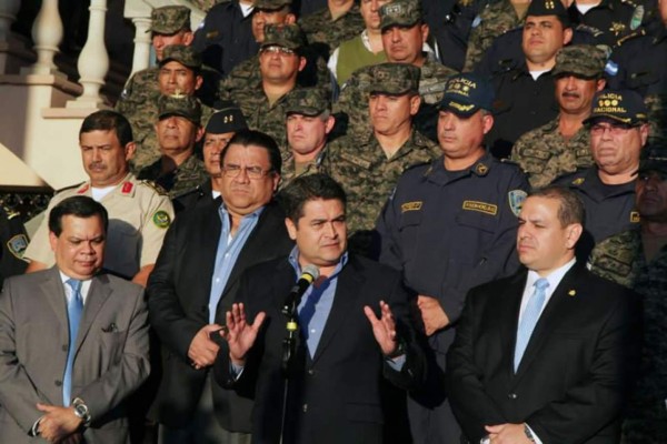 Refuerzan la seguridad del presidente de Honduras tras plan para asesinarlo