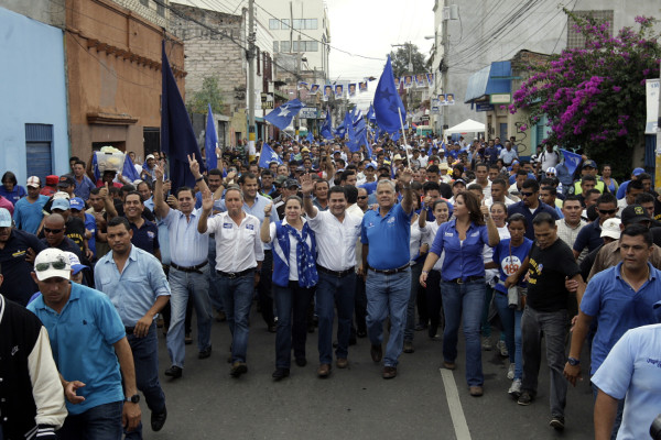 Juan Orlando Hernández: 'Ganaremos con más de 10 puntos de diferencia”