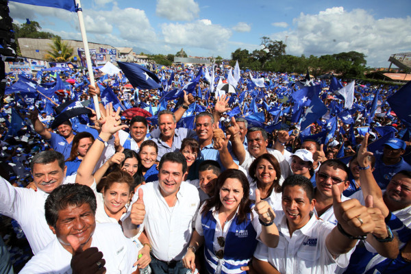 Juan Orlando Hernández pide votar por la seguridad y la paz