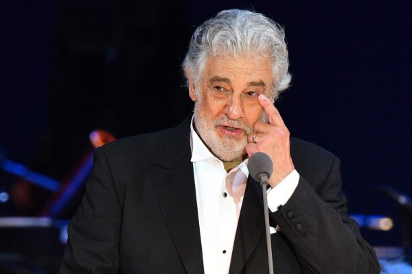 Plácido Domingo asume su responsabilidad ante denuncias de acoso sexual y pide perdón