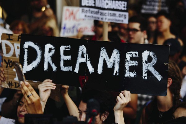 Joven hondureña pide una oportunidad para los 'dreamers' en Estados Unidos