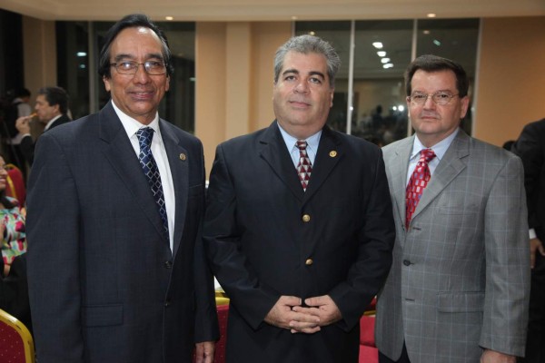 Club Rotario San Pedro Sula honra a dos sampedranos