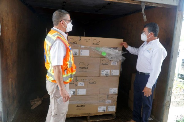 Donan ventiladores mecánicos al hospital Leonardo Martínez