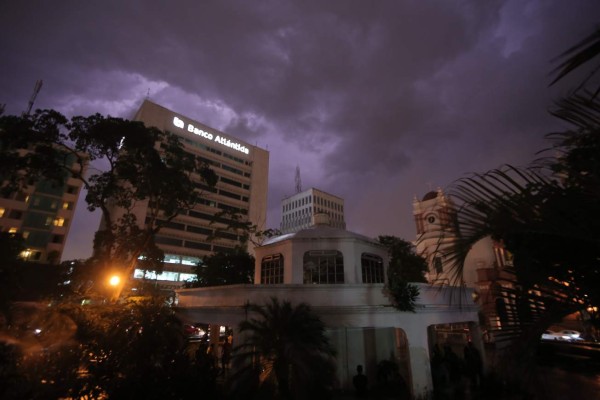 Lluvias y vientos huracanados deja tormenta tropical Franklin