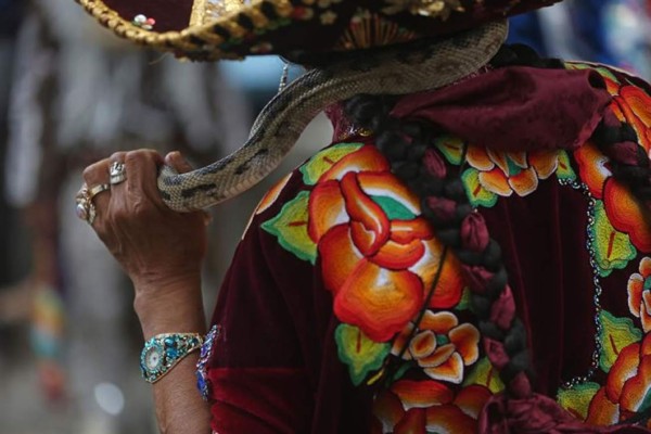 Los guatemaltecos honran a Santo Tomás para protegerse de las serpientes