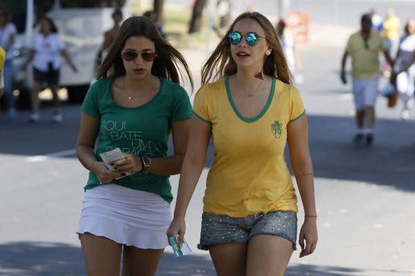 Las bellezas que adornaron el Honduras contra Nigeria.