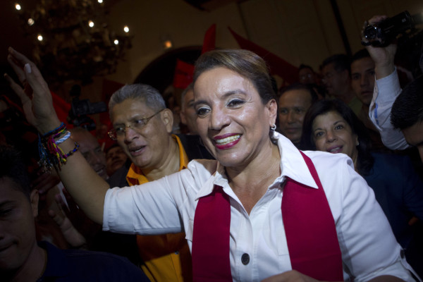 Xiomara Castro se declara ganadora, según encuesta de boca de urna de Libre