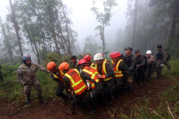 Titánica tarea de rescate de víctimas de accidente aéreo