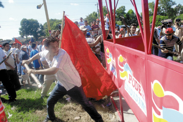 Estalla la violencia entre la oposición y sandinistas