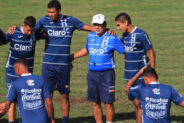 FIFA anula ocho amarillas a jugadores de Honduras, pero Elis y Maynor siguen suspendidos