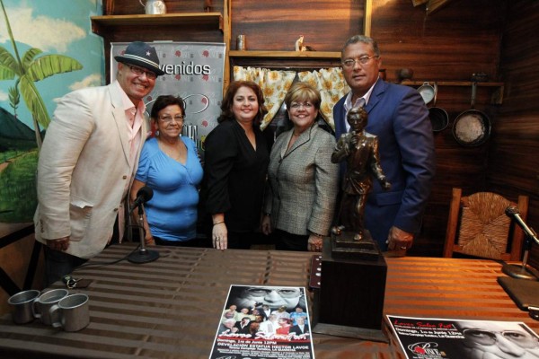 Dedican estatua al salsero puertorriqueño Héctor Lavoe