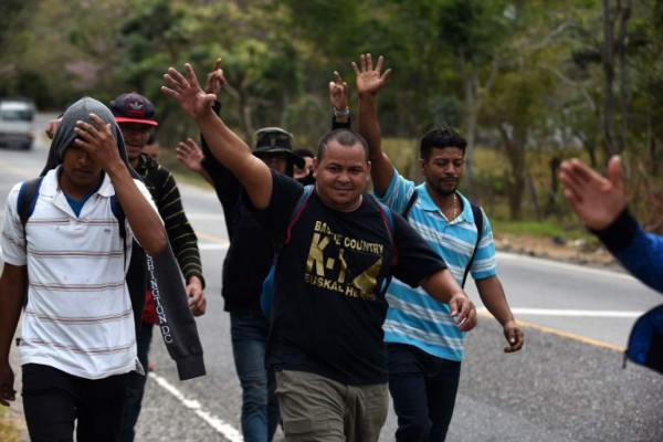 Primer grupo de migrantes llega a la frontera con México